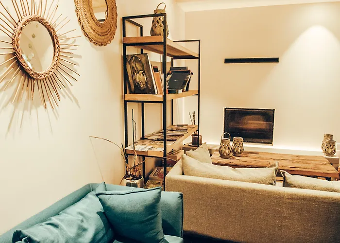 Rural Sagarlore Hotel