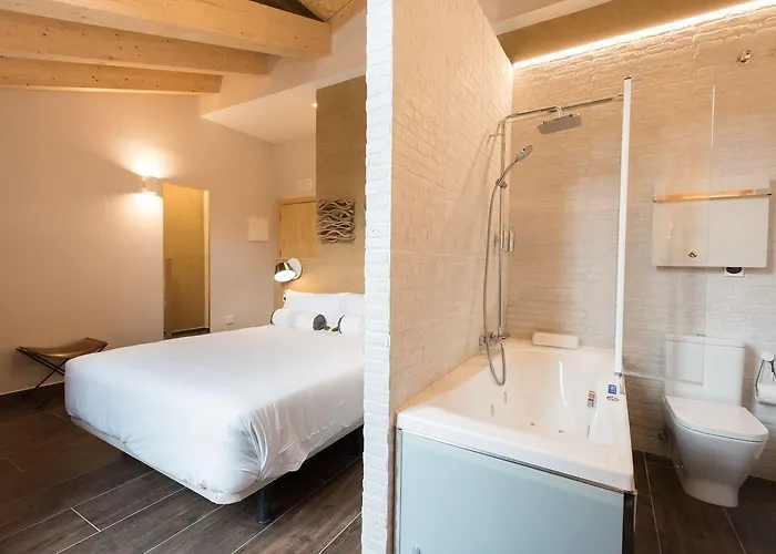 Rural Sagarlore Hotel 2*