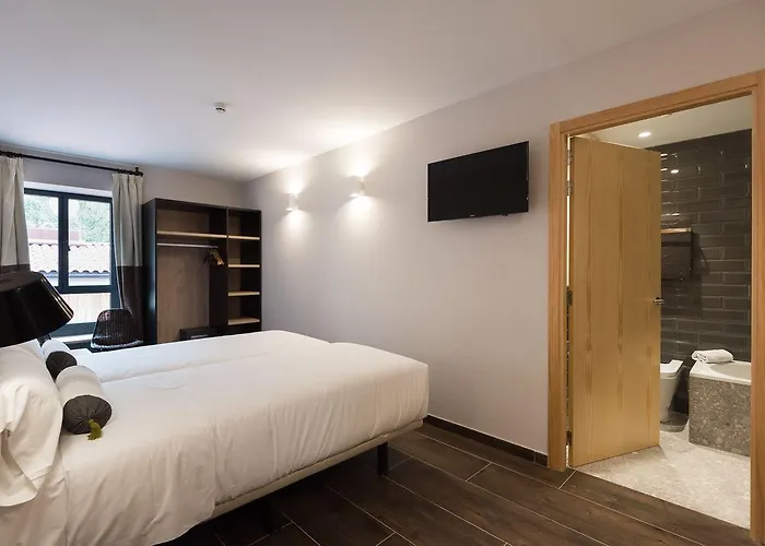 Rural Sagarlore Hotel 2*