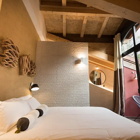 Rural Sagarlore Hotel