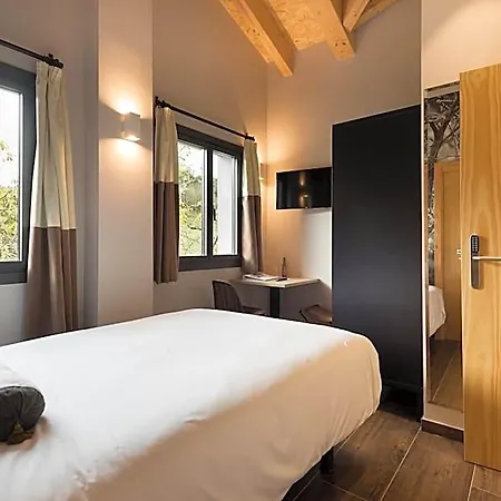 Rural Sagarlore Hotel 2*