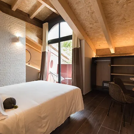 Rural Sagarlore Hotel