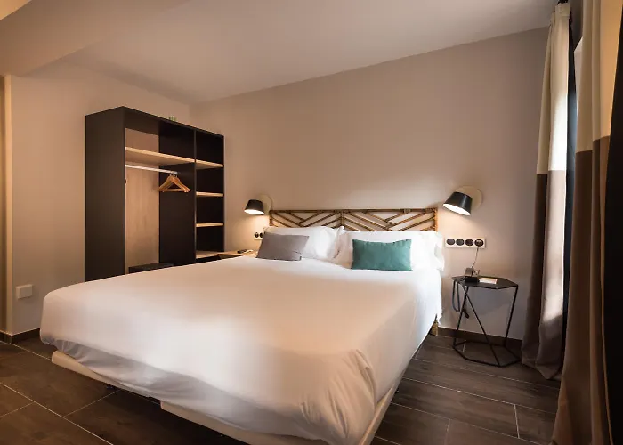 Rural Sagarlore Hotel