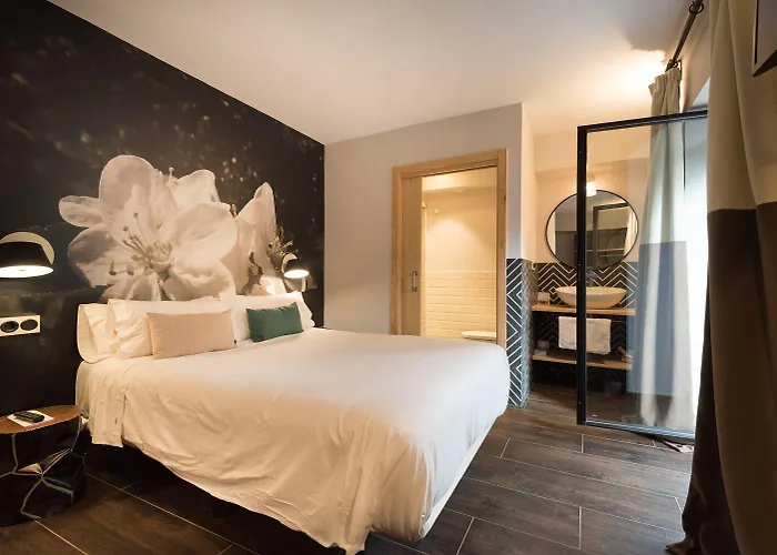 Rural Sagarlore Hotel