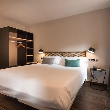 Rural Sagarlore Hotel